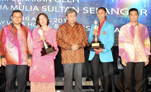 SG12_10042015_ANUGERAH_SUKAN