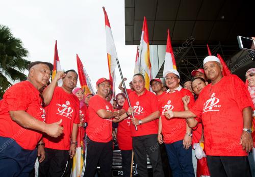 SG12_10052017_LARIAN_BENDERA_BN201703052308