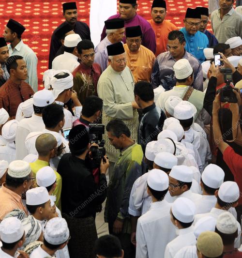 SG12_10072014_BERBUKA_RAKYAT