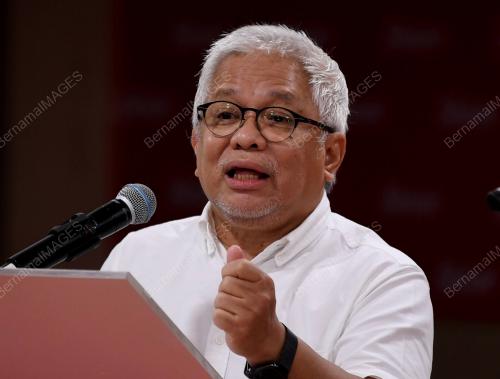 DATUK HUSSAMUDDIN YAACUB