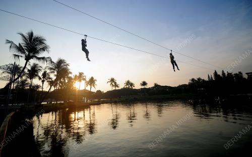 TINJAUAN AKTIVITI ZIP LINE