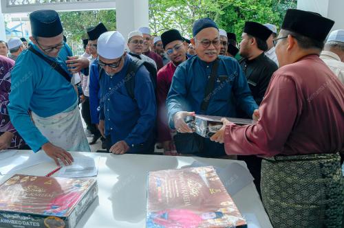 DR MOHAMMAD FAHMI NGAH