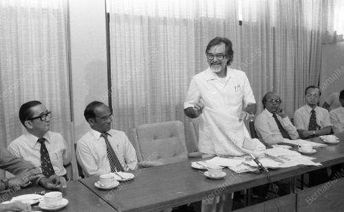 SG12_13081984_UNGKU_AZIZ