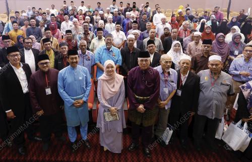 FADHLINA SIDEK