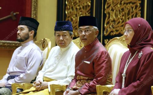 AL-SULTAN ABDULLAH RIÃ•AYATUDDIN AL-MUSTAFA BILLAH SHAH