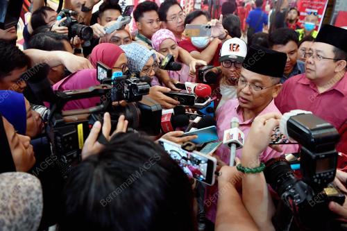DATUK DR MOHD NA"IM MOKHTAR