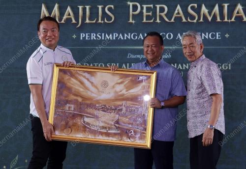 DATUK SERI ALEXANDER NANTA LINGGI