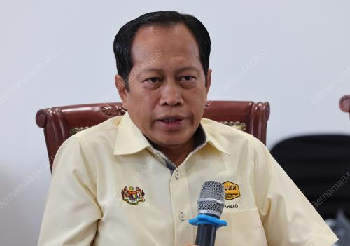 DATUK SERI AHMAD MASLAN