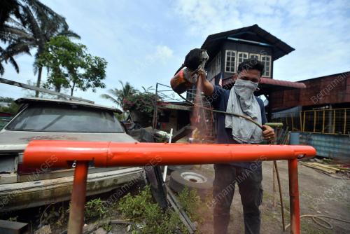 PEMBUATAN PELITA PANJUT