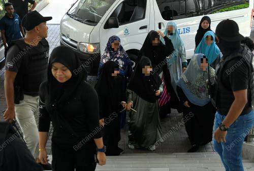 CEO GISBH DAN ISTERI BERSAMA 19 INDIVIDU DIREMAN