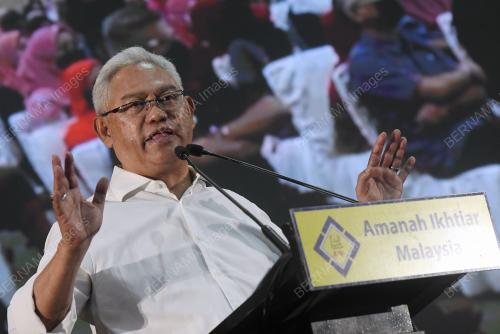 TAN SRI NOH OMAR