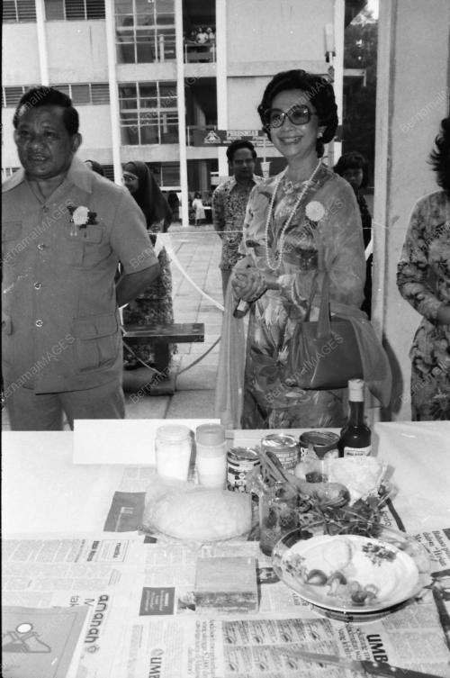 DATIN SERI DR. SITI HASMAH DECLARE OPEN HARI SISWI