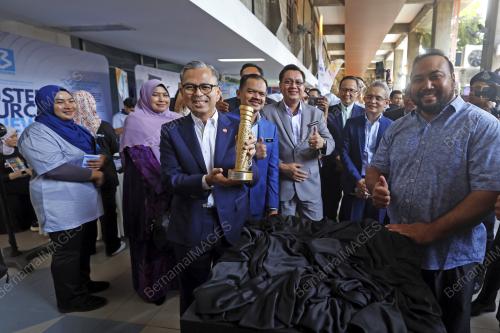 FAHMI FADZIL