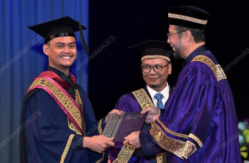 AMIRUL HAZIQ ROSLAN
