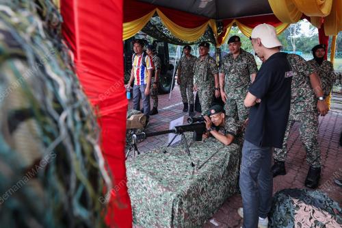 PAMERAN ASET PERTAHANAN DAN AGENSI BERUNIFORM NEGARA