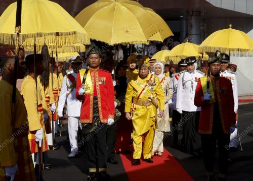 SULTAN SHARAFUDDIN IDRIS SHAH
