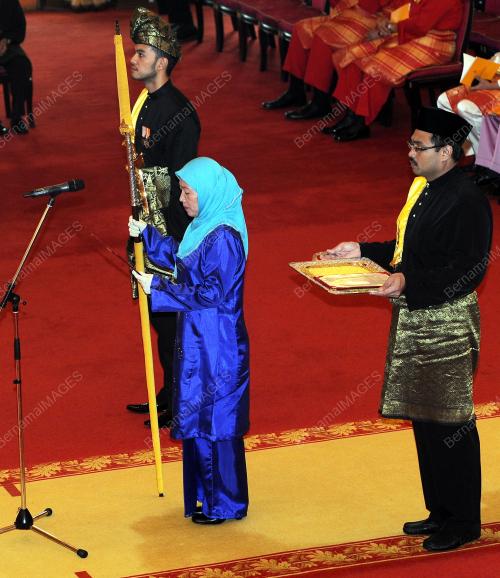 SG12_30052013_ANGKAT_SUMPAH