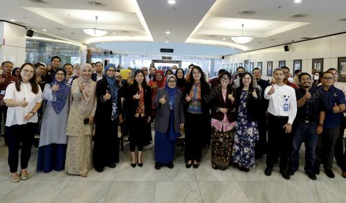 DR SITI MARIAH MAHMUD