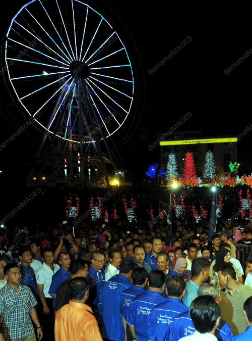 SG12_31122011_SAMBUT_TAHUN