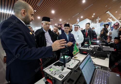 DATUK DR MOHD NA'IM MOKHTAR