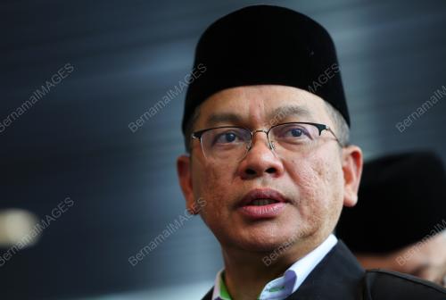 DATUK DR MOHD NA'IM MOKHTAR
