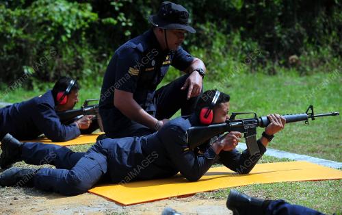 LATIHAN KEMAHIRAN MENEMBAK SENJATA KECIL MARITIM SELANGOR