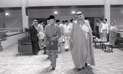 DR. MAHATHIR MUHAMAD
