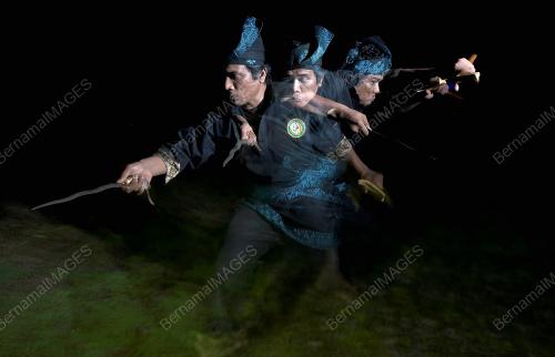 GERAK SENI KERIS DALAM PERSILATAN