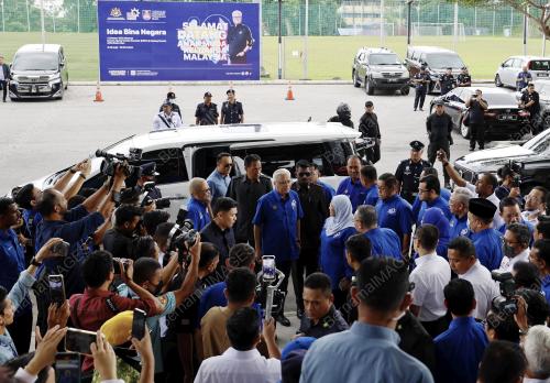 DATUK SERI ISMAIL SABRI YAAKOB
