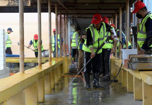 TINJAUAN PROSES PEMBERSIHAN DI SMK TAMAN SRI MUDA SHAH ALAM