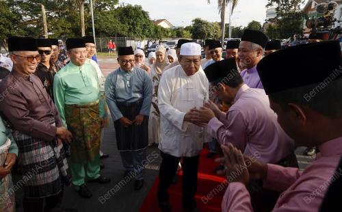 SULTAN SHARAFUDDIN IDRIS SHAH