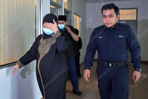 SEORANG PENGASUH DERA BAYI 17 BULAN