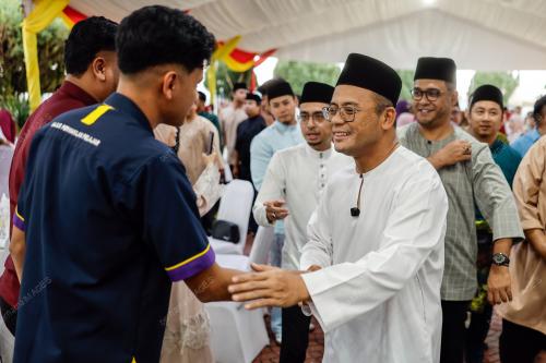 DATUK SERI AMIRUDIN SHARI