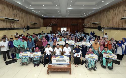 PROGRAM SIMBOLIK AGIHAN PERDANA BANTUAN RAMADAN LZS