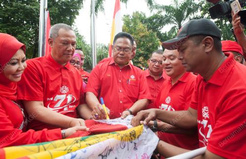 SG13_10052017_LARIAN_BENDERA_BN201703052308