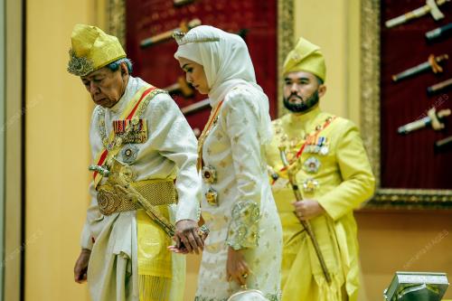 SULTAN SHARAFUDDIN IDRIS SHAH