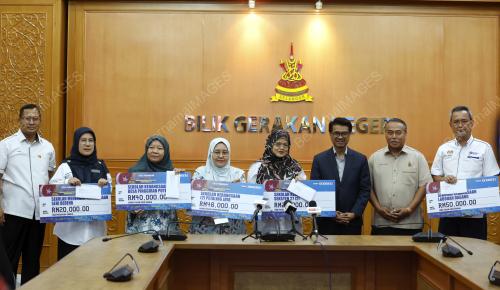DATUK JOHARY ANUAR