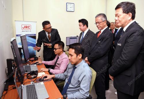DATUK KAMARUDIN JAFAR