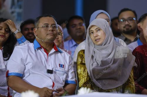 DATUK SERI AMIRUDIN SHARI