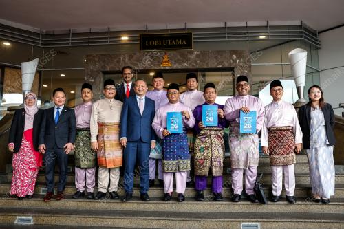 DATUK SERI AMIRUDIN SHARI