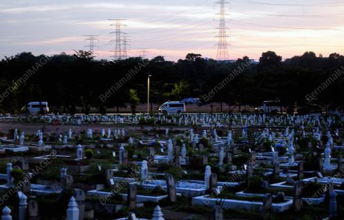 12 JENAZAH PESAKIT COVID-19 DIKEBUMI DI SEKSYEN 21 SHAH ALAM