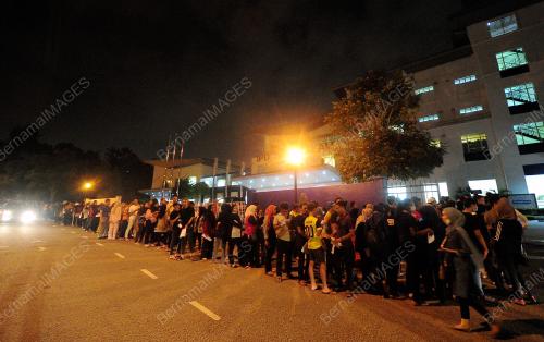 ORANG RAMAI HANTAR BORANG KEBENARAN RENTAS NEGERI (COVID-19)