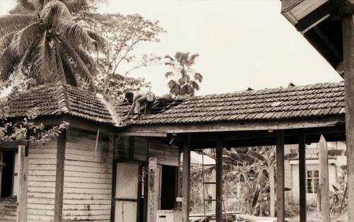 MEMPERBAIKI RUMAH ROSAK