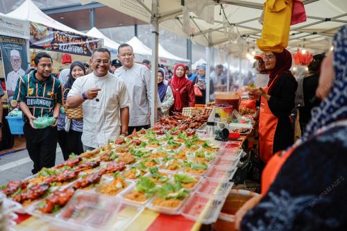 DATUK SERI AMIRUDIN SHARI