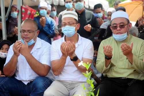 PENGKEBUMIAN JENAZAH BEKAS MENTERI BESAR TERENGGANU