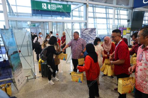 DATUK SERI TIONG KING SING