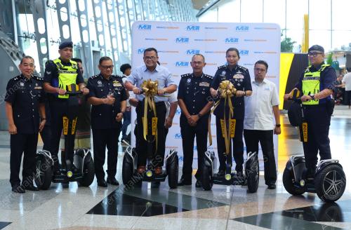 DATUK SERI AMIRUDDIN SHARI
