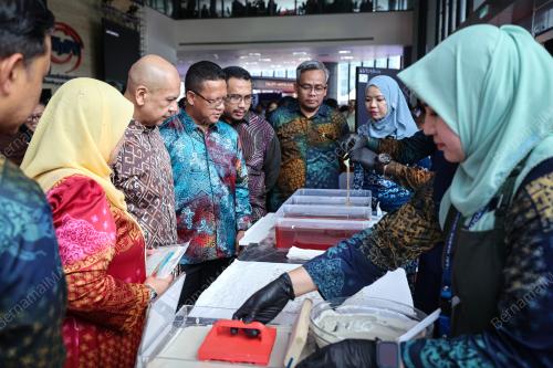 DATUK ARMIZAN MOHD ALI