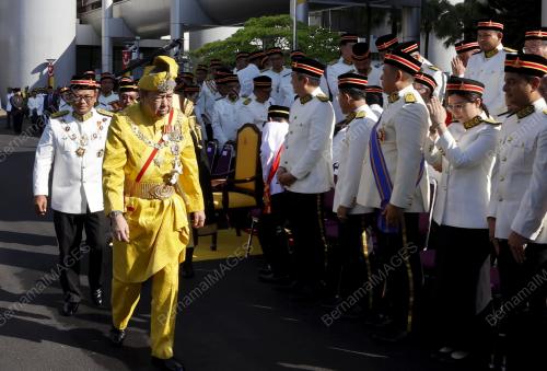 SULTAN SHARAFUDDIN IDRIS SHAH