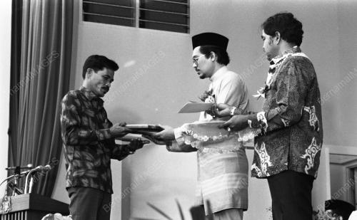 SG13_28102015_ANWAR_AGASIA
